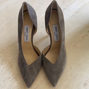 JIMMY CHOO GREY SUEDE DORSAY PUMP. NWT